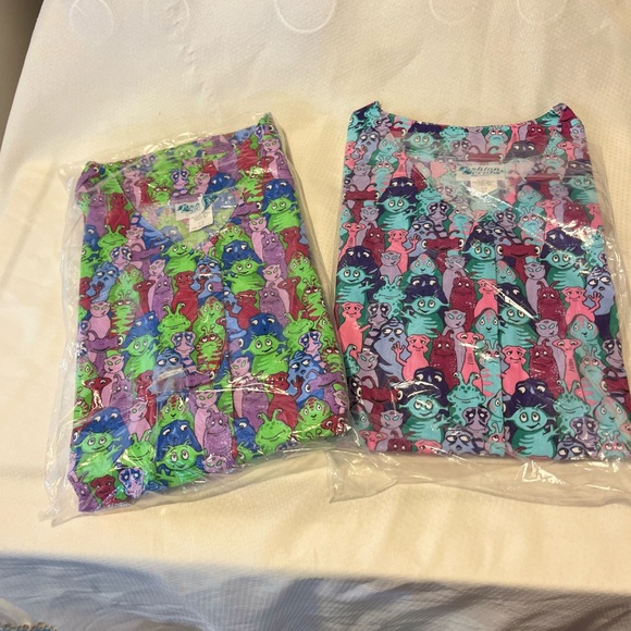 Woman’s scrub bundle two pieces both size large from fashion scrubs new - Picture 1 of 1